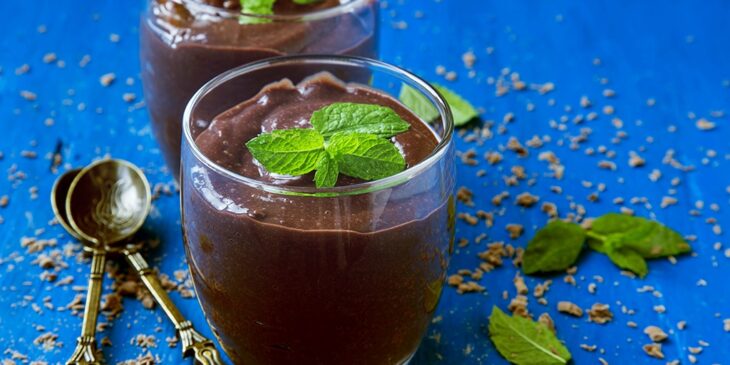 mousse de chocolate com hortelã