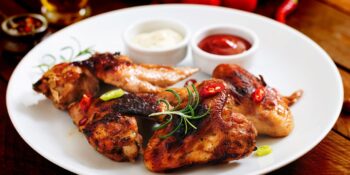 Asa de frango com molho barbecue