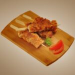 Espetinho de frango com queijo: receita prática para o churrasco!