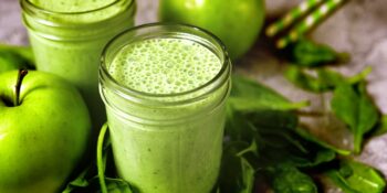 Suco de maçã com espinafre