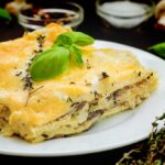 Receita de lasanha ao molho branco fácil para o almoço de domingo