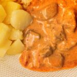 Aprenda a fazer o estrogonofe de carne tradicional que todo mundo ama