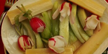 Salada de palmito, pepino e rabanete