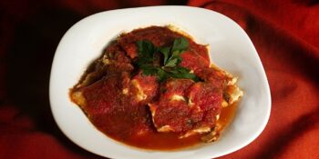 Ravioli ao molho condimentado