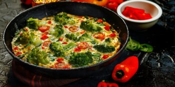 Omelete de brócolis e tomate | Receita low carb