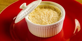 Escondidinho de aipim com carne seca