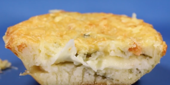 Muffin de espinafre com queijo