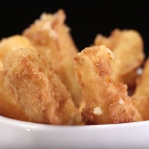 Provolone à milanesa simples: receita crocante por fora!