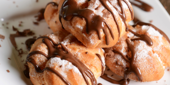 Profiteroles com doce de leite