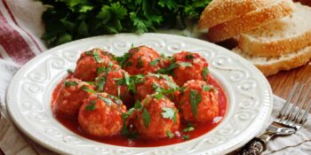 Almôndegas com linguiça calabresa