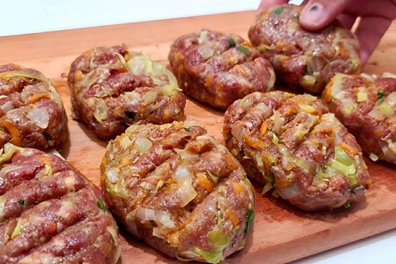 Bolinho de carne e linguiça simples fácil