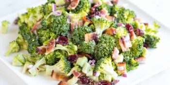 Brócolis com bacon e alho
