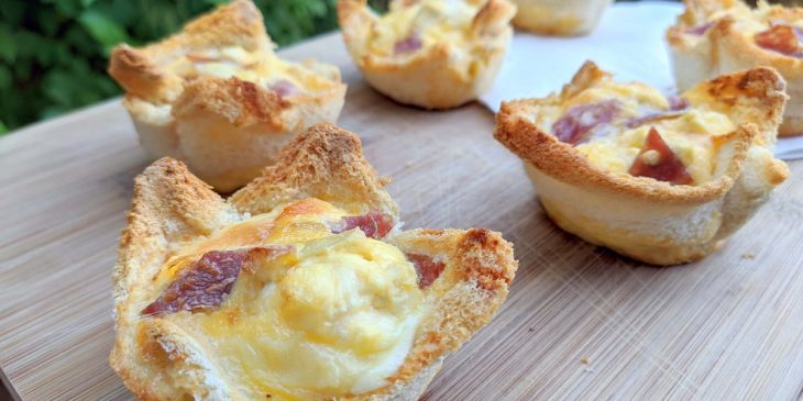 Mini quiche lorraine com pão de forma
