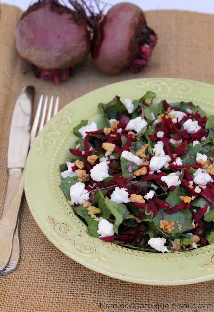 Salada de beterraba com nozes fácil simples