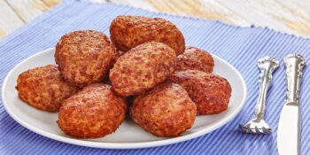 Bolinho de carne e linguiça