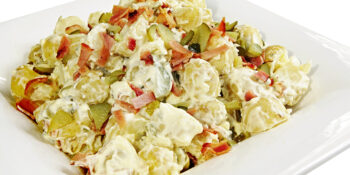 Salada de batata com maionese e bacon