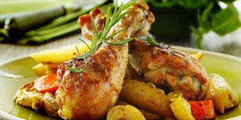 Frango assado com legumes