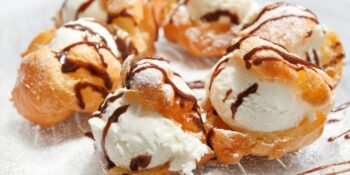 Profiteroles com sorvete
