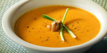 Sopa de abóbora com aipo