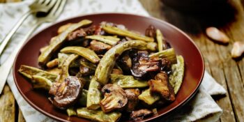Vagem salteada com cogumelos