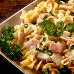 macarrão com presunto e queijo simples macarrão ao molho branco com queijo e presunto e bacon macarrão com presunto e creme de leite receita molho branco com presunto macarrão com molho branco e queijo simples molho branco com presunto e queijo talharim ao molho branco com presunto e queijo macarrão ao molho branco com presunto e ervilha