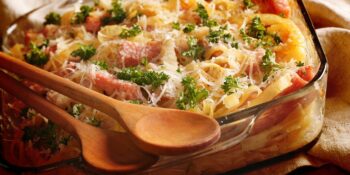Fettuccine na manteiga com lombo canadense
