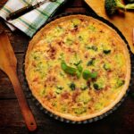 Quiche de brócolis e manjericão
