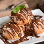 profiteroles recheado com chantilly tudo gostoso