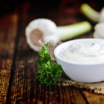 Molho de iogurte e alho tudo gostoso