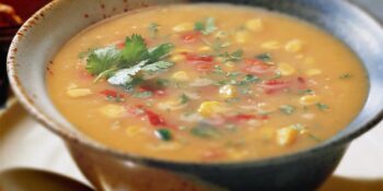 Sopa de batata, milho e cenoura