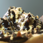 Sorvete de doce de leite com bis tudo gostoso