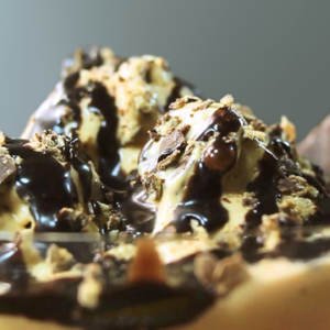 Sorvete de doce de leite com bis tudo gostoso