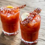 Bloody mary com rum e bacon