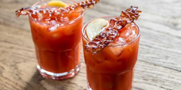 Bloody mary com rum e bacon