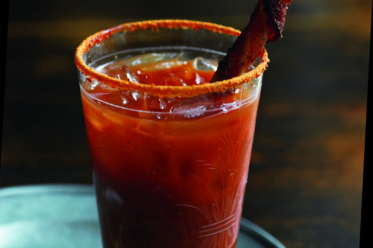 Bloody mary com rum e bacon 