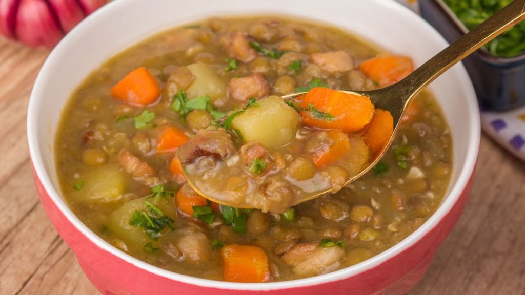 Receita de sopa de lentilha muito fácil, simples e rápida