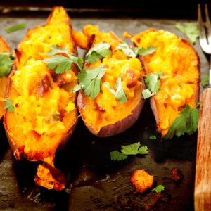 Batata doce assada com queijo