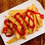 Receita de batata frita com catchup muito fácil e crocante