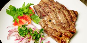 Bife de fígado bovino