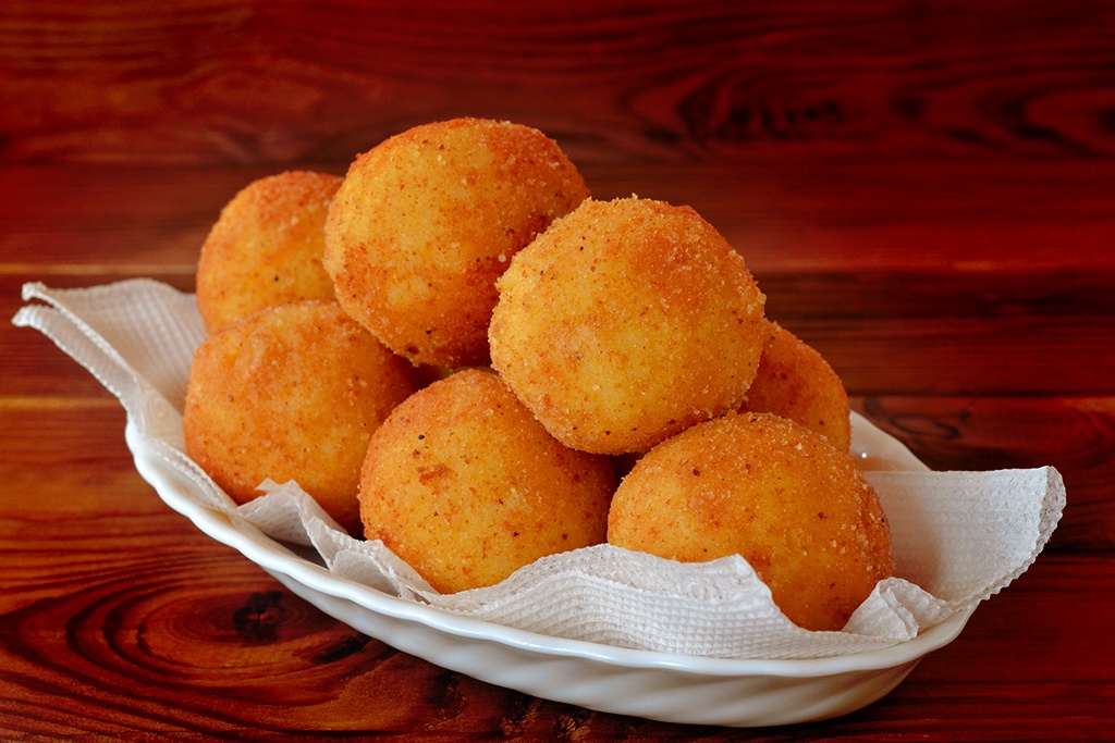 bolinho de batata recheado com queijo prato