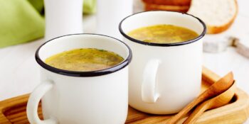 Sopa de feijão branco com cogumelos