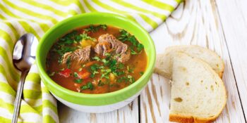 Sopa de cordeiro shurpa