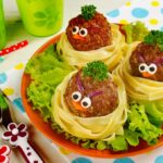 Espaguete com almôndegas para crianças tudo gostoso