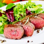 filé mignon de cordeiro bife de cordeiro pernil de cordeiro marinado no vinho tinto costela de cordeiro medalhão de cordeiro receita receita de pernil de cordeiro pernil de cordeiro fatiado molho para cordeiro