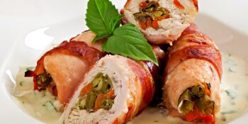 Enroladinho de frango com vagem e cenoura