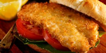 Hambúrguer de frango à milanesa