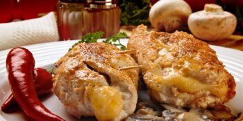 Frango recheado com cogumelos e queijo