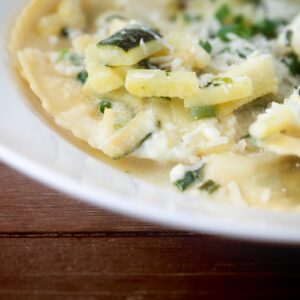 Ravioli ao molho branco com manjericão ana maria braga tudo gostoso