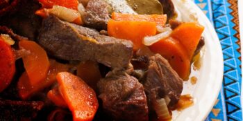 Carne na pressão com cenoura