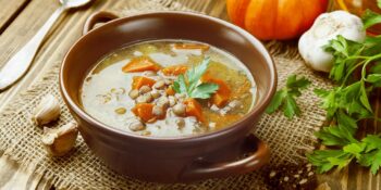 Sopa de lentilhas com abóbora